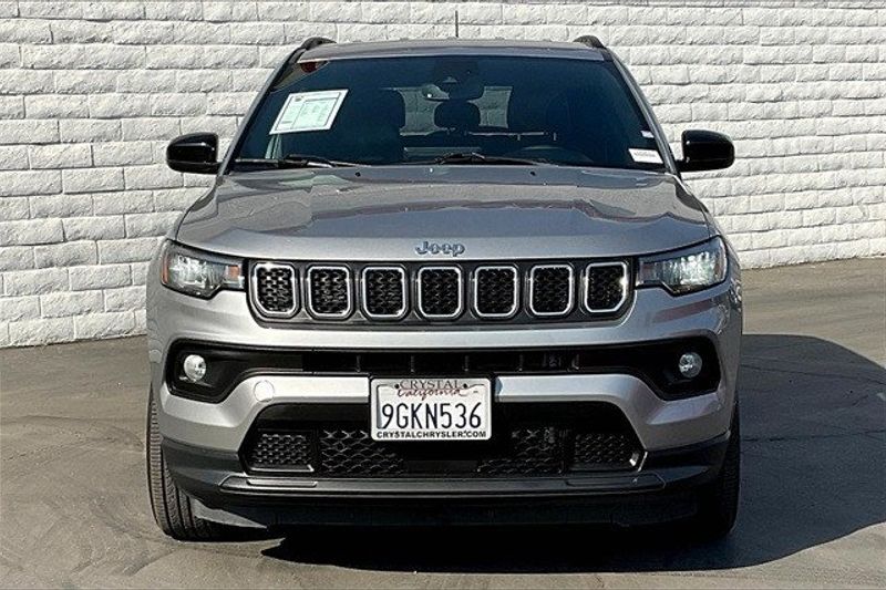 2023 Jeep Compass Latitude LuxImage 2