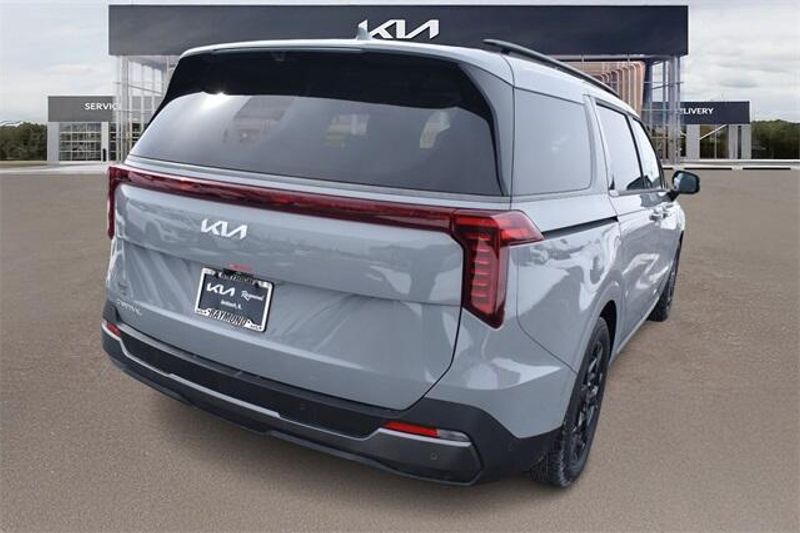 2025 Kia Carnival SX PrestigeImage 3
