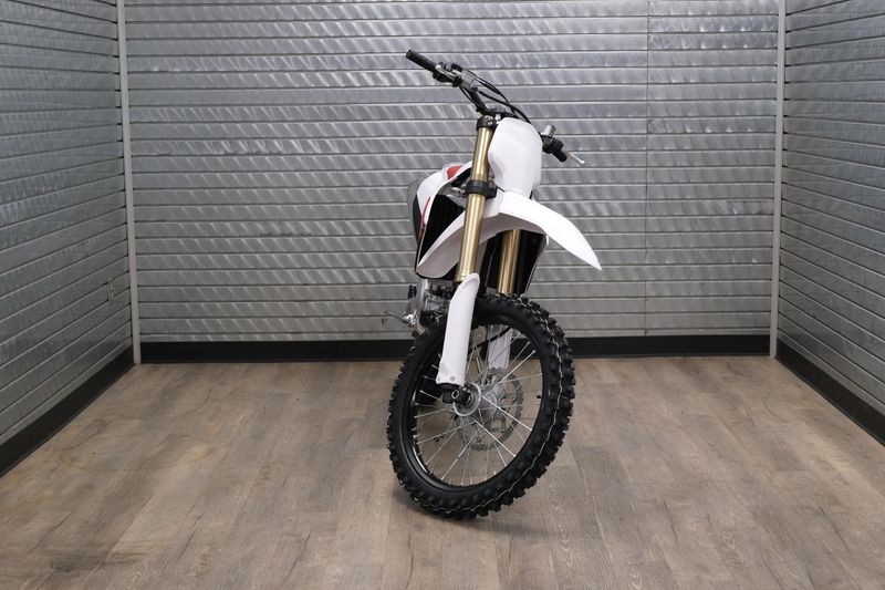 NEW 2026 YAMAHA YZ250F 70TH ANNIVERSARY EDITION Image 8