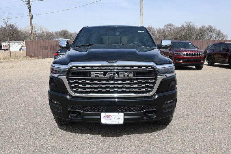 2025 RAM 1500 LimitedImage 3