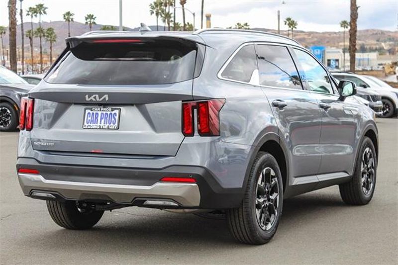 2025 Kia Sorento SImage 17