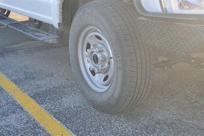 2024 Ford F-250 XL photo 3