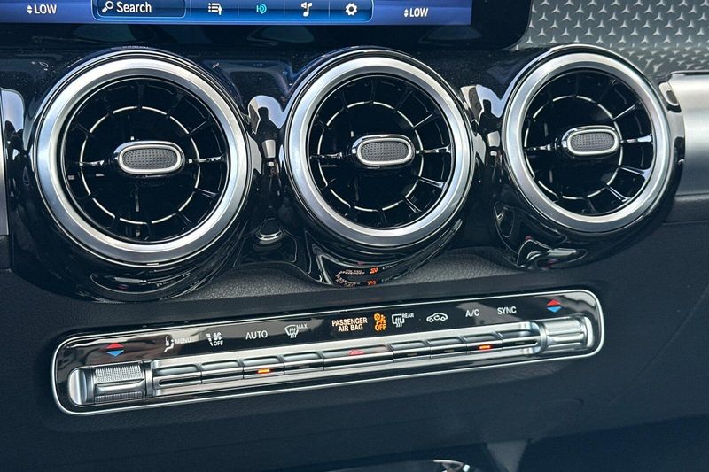 New 2026 Mercedes-Benz GLB 250Image 17