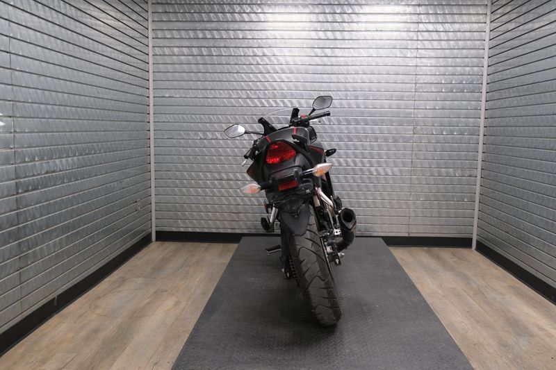 USED 2022 HONDA CBR300RA ABS Image 4