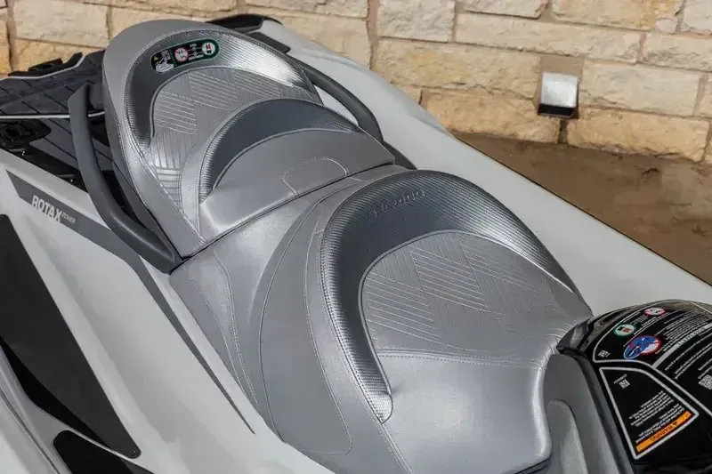 NEW 2026 SEADOO GTX LIMITED 325 WITH SOUND SYSTEM Image 12