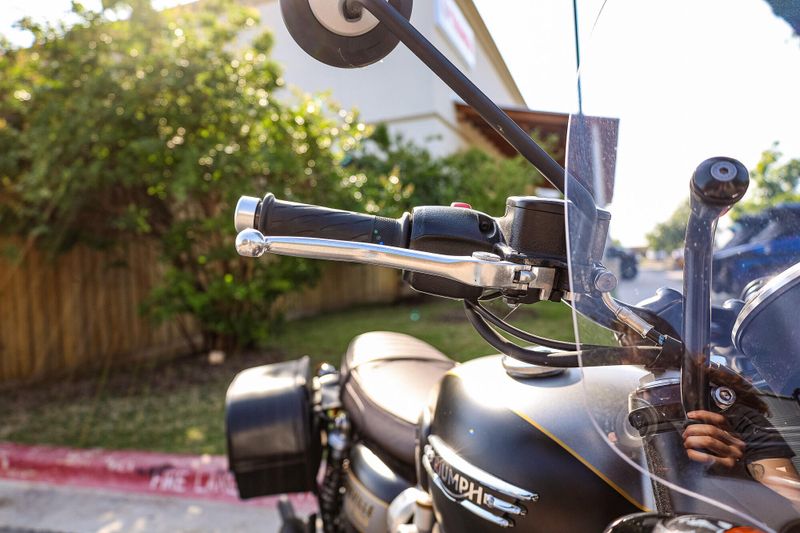 2022 Triumph BONNEVILLE T 120 BLACK EURO 5A BASE Image 16