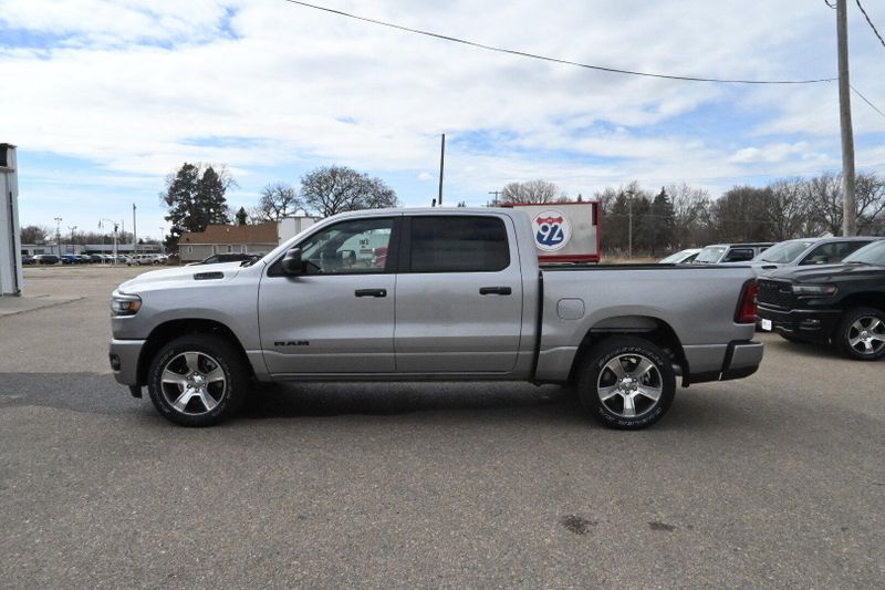 2025 RAM 1500 TradesmanImage 5