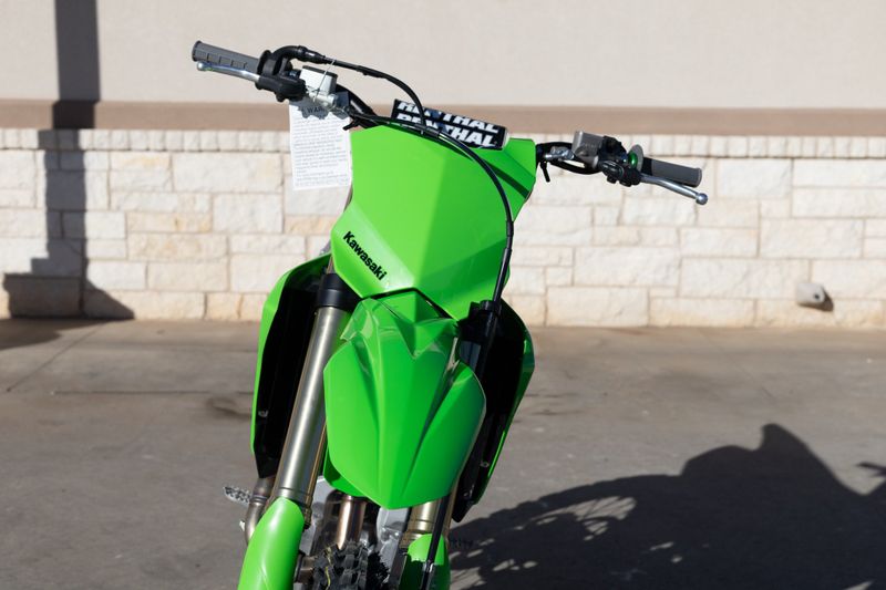 2025 Kawasaki KX450X LIME GREENImage 5