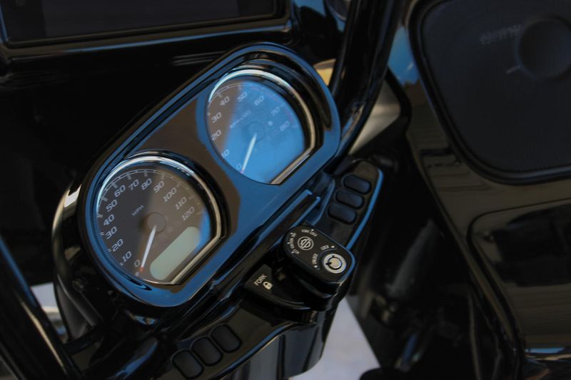 Used 2022 HARLEY ROAD GLIDE SPECIAL Image 16