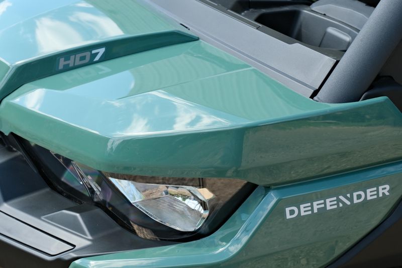 2025 Can-Am DEFENDER DPS HD7 COMPASS GREEN Image 32