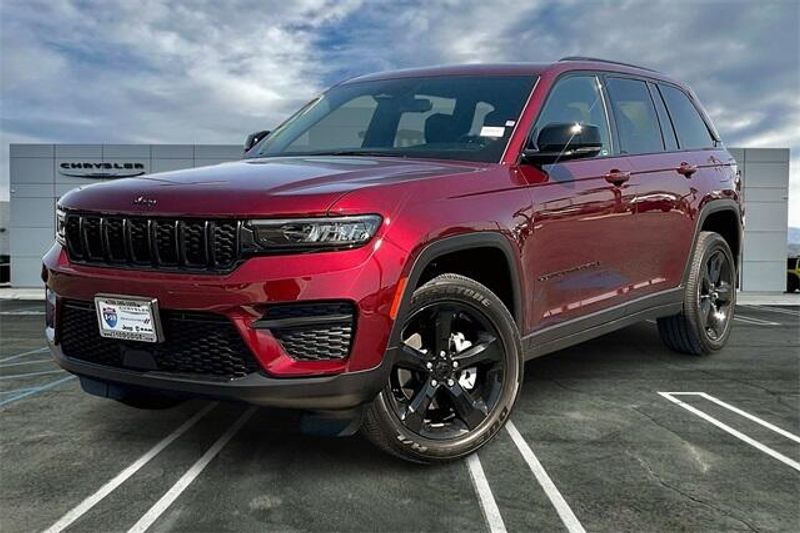 2024 Jeep Grand Cherokee Image 1