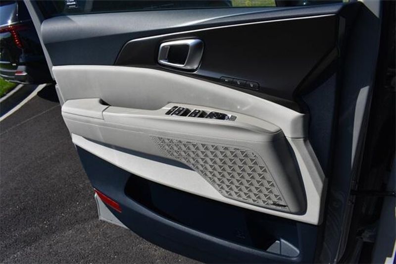 2025 Kia Carnival Hybrid SX PrestigeImage 41