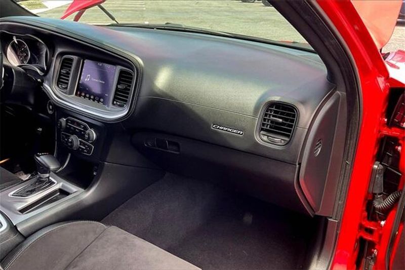 2022 Dodge Charger R/TImage 16