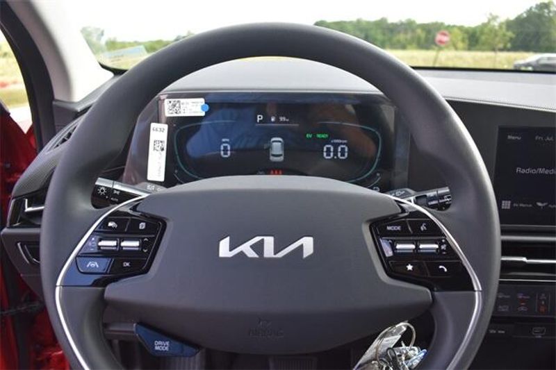 New 2025 Kia Niro LXImage 27