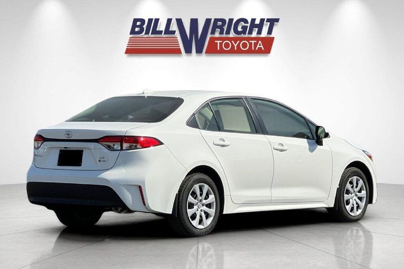 New 2027 Toyota Corolla Hybrid LEImage 3