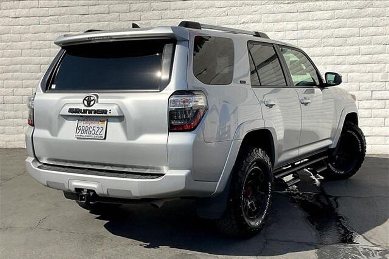 2022 Toyota 4Runner SR5Image 13