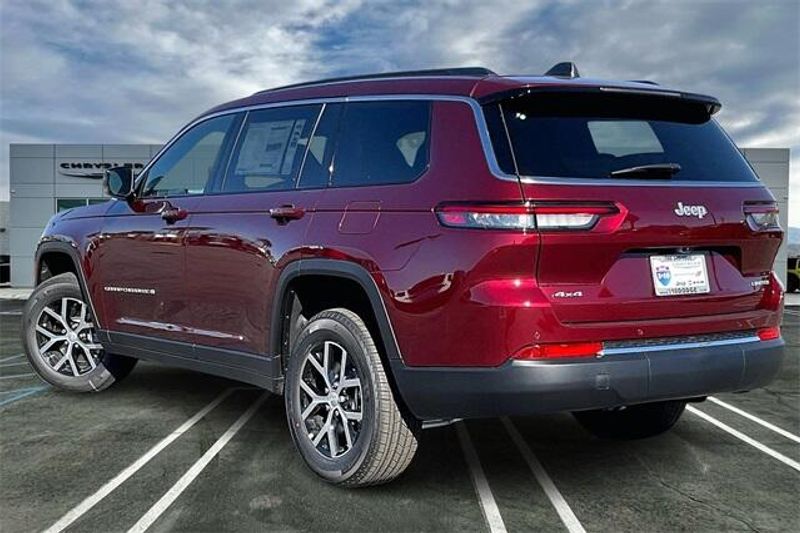 New 2025 Jeep Grand Cherokee L Limited 4x4Image 2