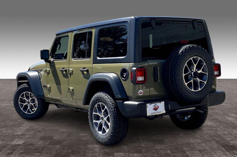 2025 Jeep Wrangler Unlimited Sport S photo 3