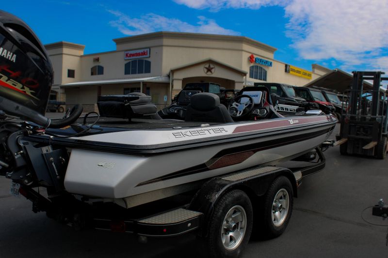 Used 2015 SKEETER ZX225 Image 14