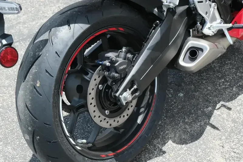 2024 Honda CBR650R ABS GRAND PRIX RED Image 27