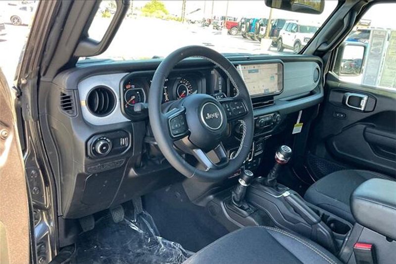 New 2025 Jeep Wrangler 4-door WillysImage 6