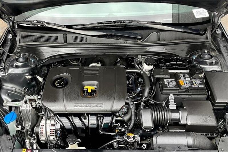 2024 Kia Forte GT-Line photo 8