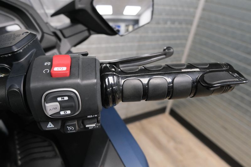 USED 2022 HONDA GOLD WING DCT Image 21