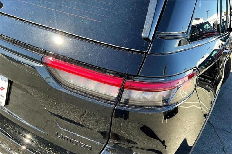 New 2025 Jeep Grand Cherokee Limited 4x4Image 12