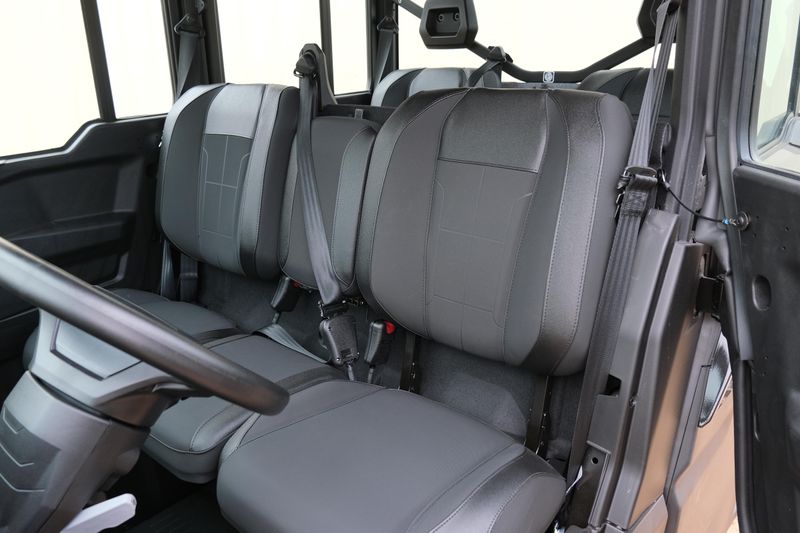 NEW 2026 CAN-AM DEFENDER MAX XT CAB HD11 WITH 1025 INCH TOUCHSCREEN Image 19