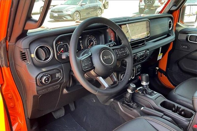 2025 Jeep Gladiator High Tide 4x4Image 6