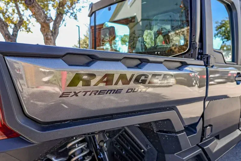 2025 Polaris RANGER CREW XD 1500 NORTHSTAR EDITION ULTIMATE TITANIUM METALLIC GLOSS Image 17