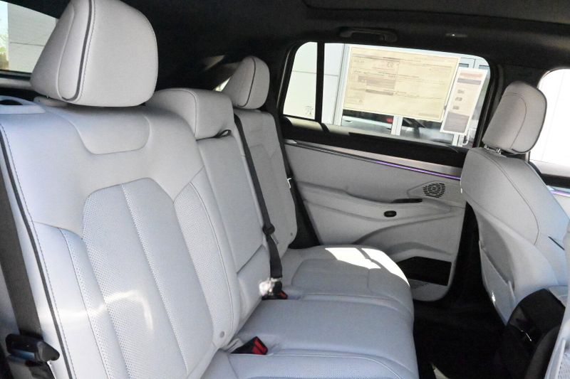 2025 Wagoneer S LimitedImage 13