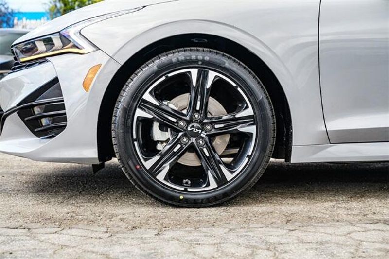 2022 Kia K5 GT-LineImage 11