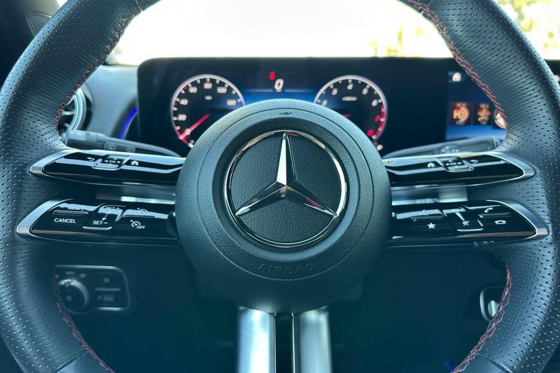 Used 2024 Mercedes-Benz GLB 250Image 26