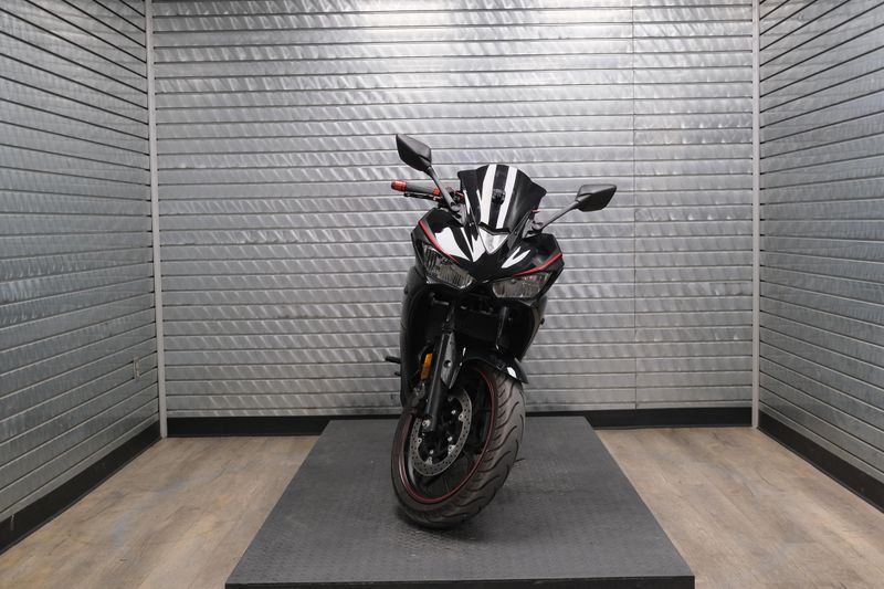 USED 2018 YAMAHA YZF-R3 Image 8