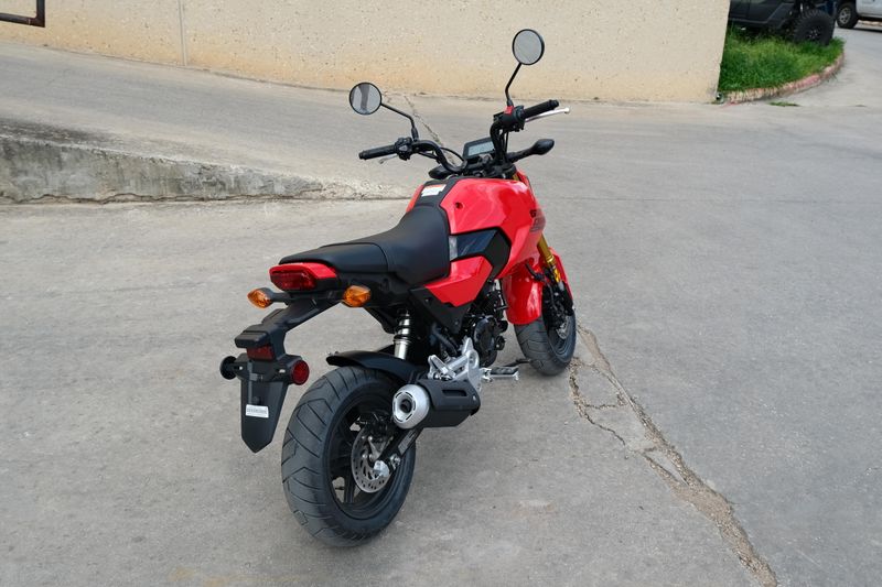 2025 Honda GROM CHERRY RED Image 3