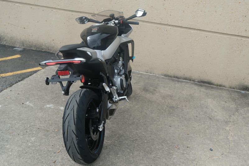 2025 CFMOTO 675 SS NEBULA BLACK Image 3