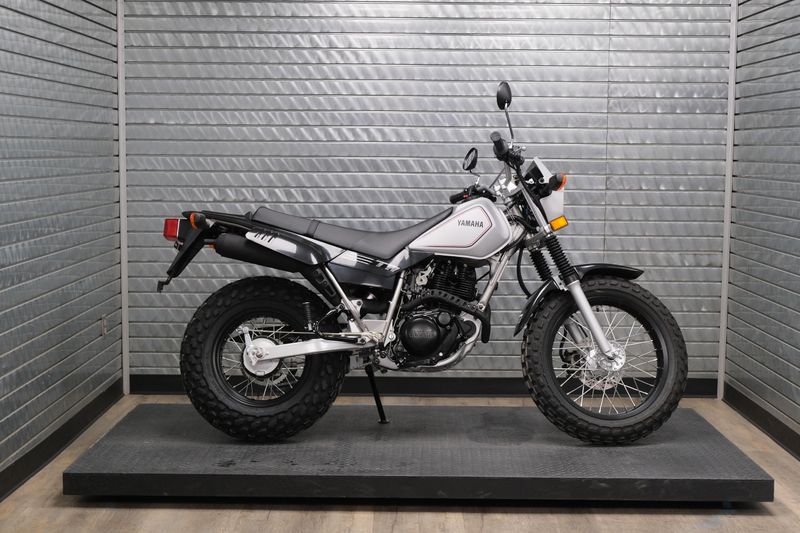NEW 2027 YAMAHA TW200 Image 5