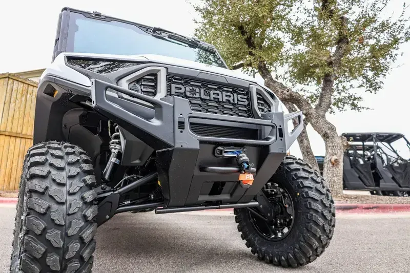 2025 Polaris RANGER CREW XD 1500 NORTHSTAR EDITION ULTIMATE GHOST WHITE METALLIC SMOKE Image 3