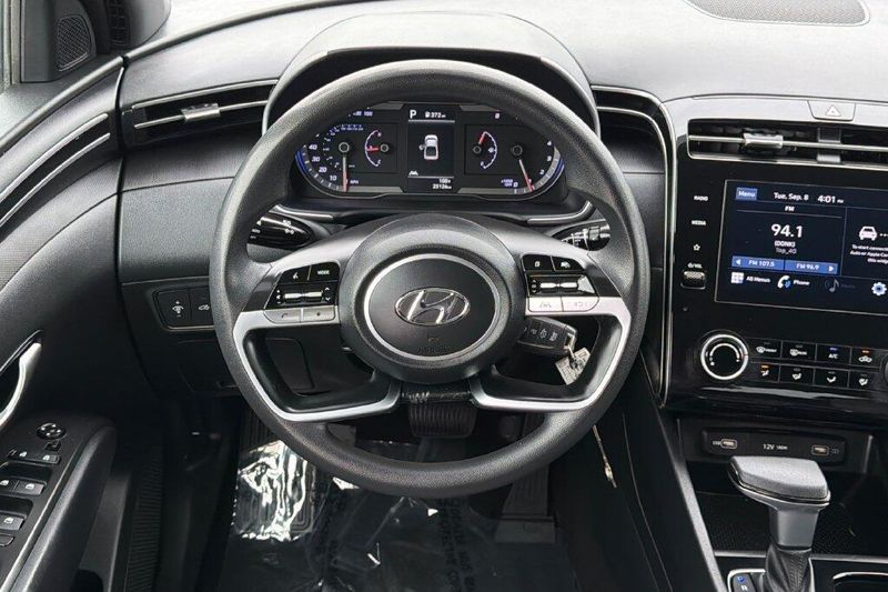 Used 2024 Hyundai Santa Cruz SEImage 13