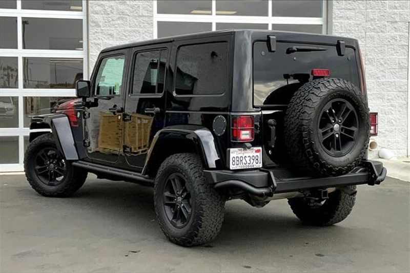 2017 Jeep Wrangler Unlimited Sahara photo 10