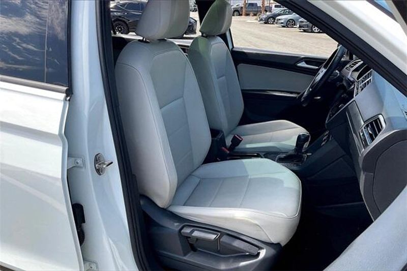 Used 2021 Volkswagen Tiguan 2.0T SE R-Line BlackImage 6