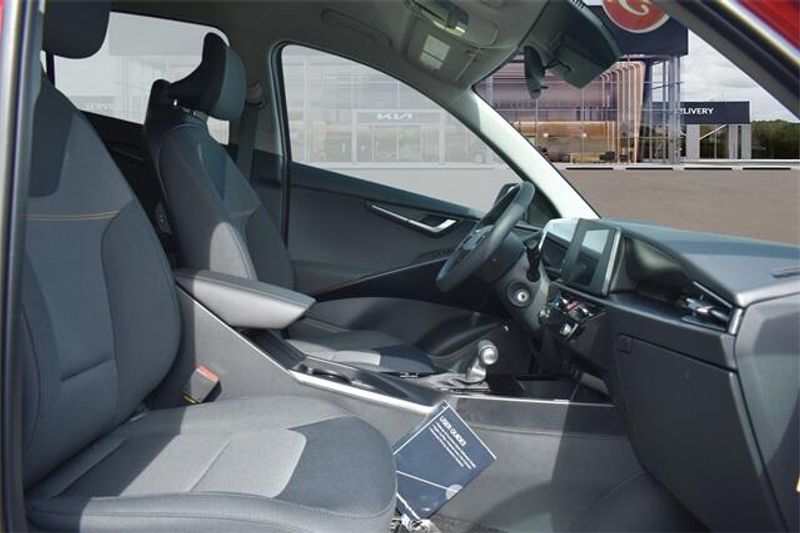 New 2025 Kia Niro LXImage 12