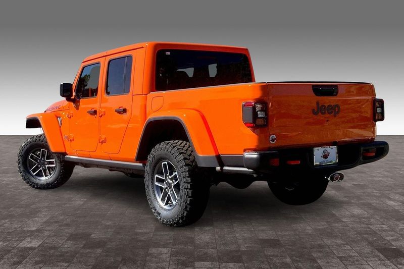2025 Jeep Gladiator Mojave photo 3