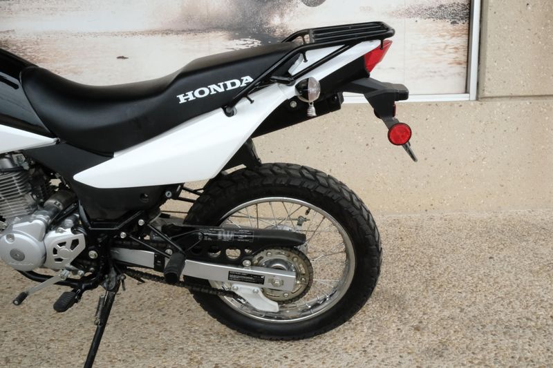 2024 Honda XR 150L WHITEImage 8