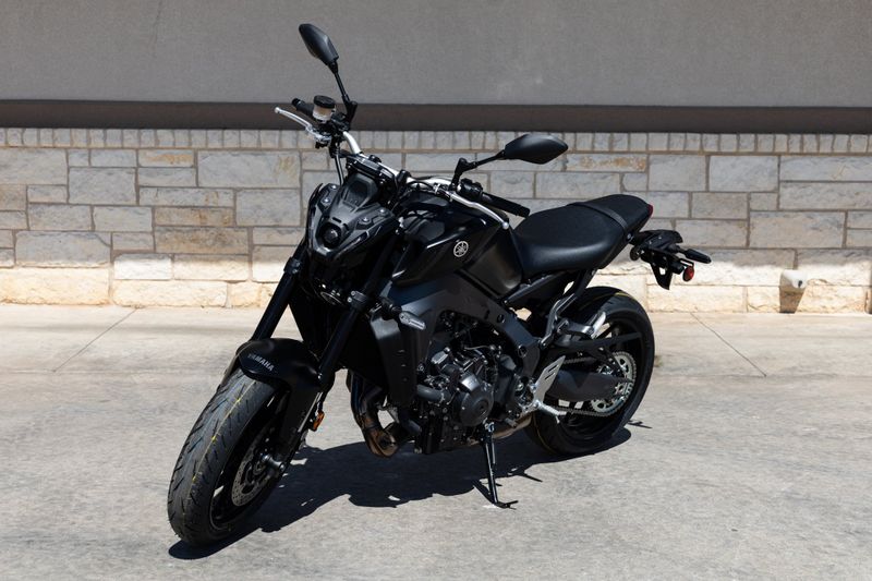 2024 YAMAHA MT07 in a BLACK exterior color. Family PowerSports (877) 886-1997 familypowersports.com 