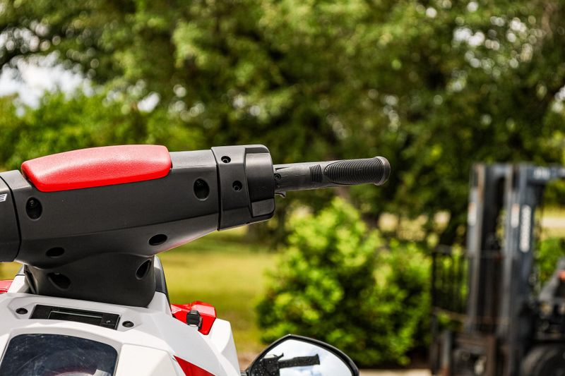 2021 Yamaha EX LIMITED TORCH RED AND WHITE Image 17