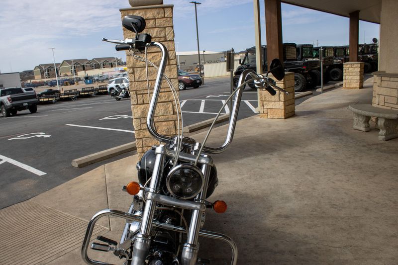 USED 2009 HARLEY DYNA SUPER GLIDE Image 3