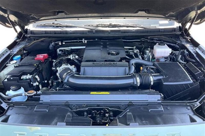 Used 2024 Nissan Frontier SVImage 9