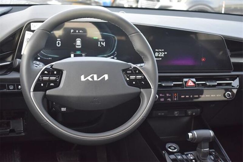 New 2025 Kia Niro EXImage 18